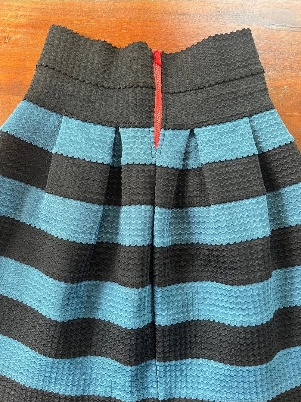 Anthropologie Girls From Savoy Skirt Size M/L Pleated Elastic Waist
